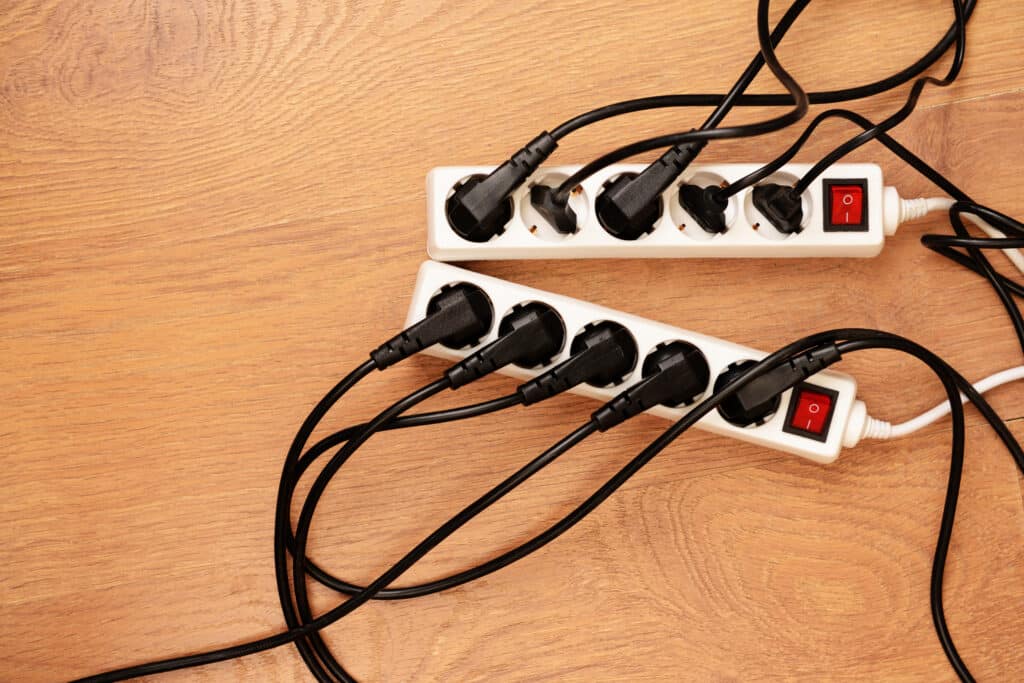 multiprise surchargée à Sainte-Catherine